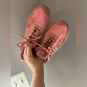 Women’s new balance shoes